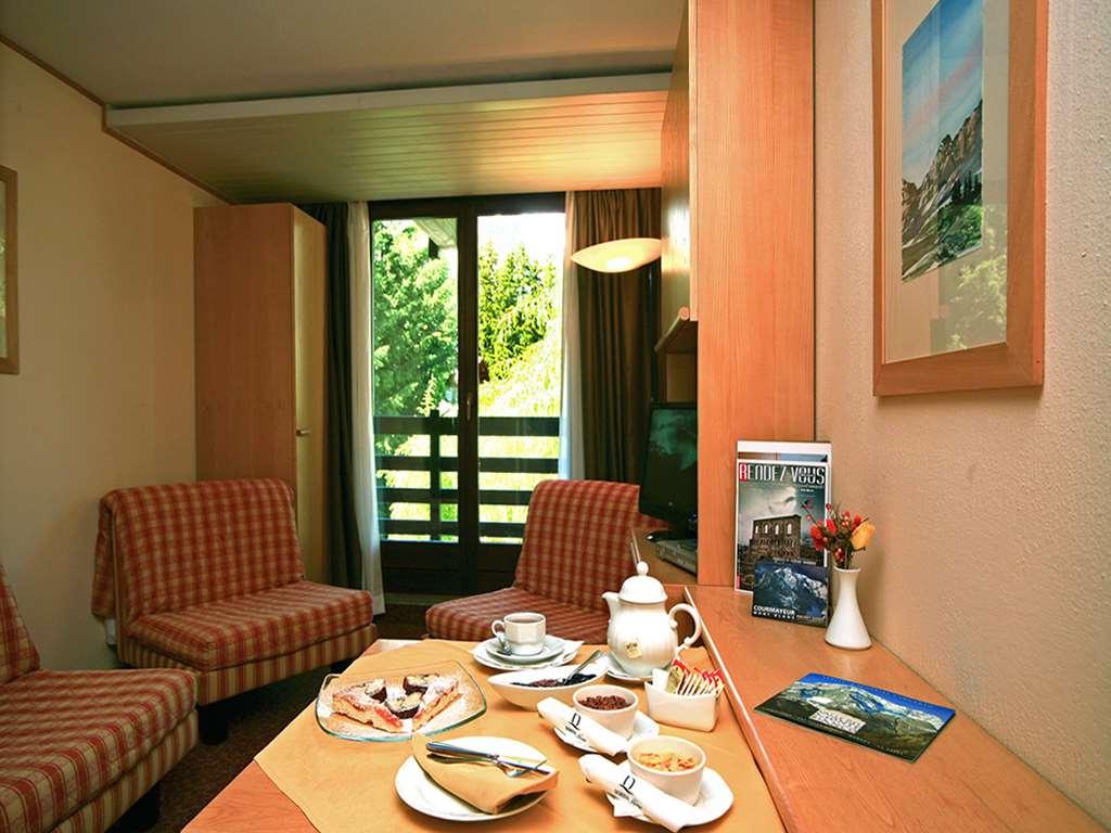 Hotel Les Jumeaux Courmayeur Zimmer foto