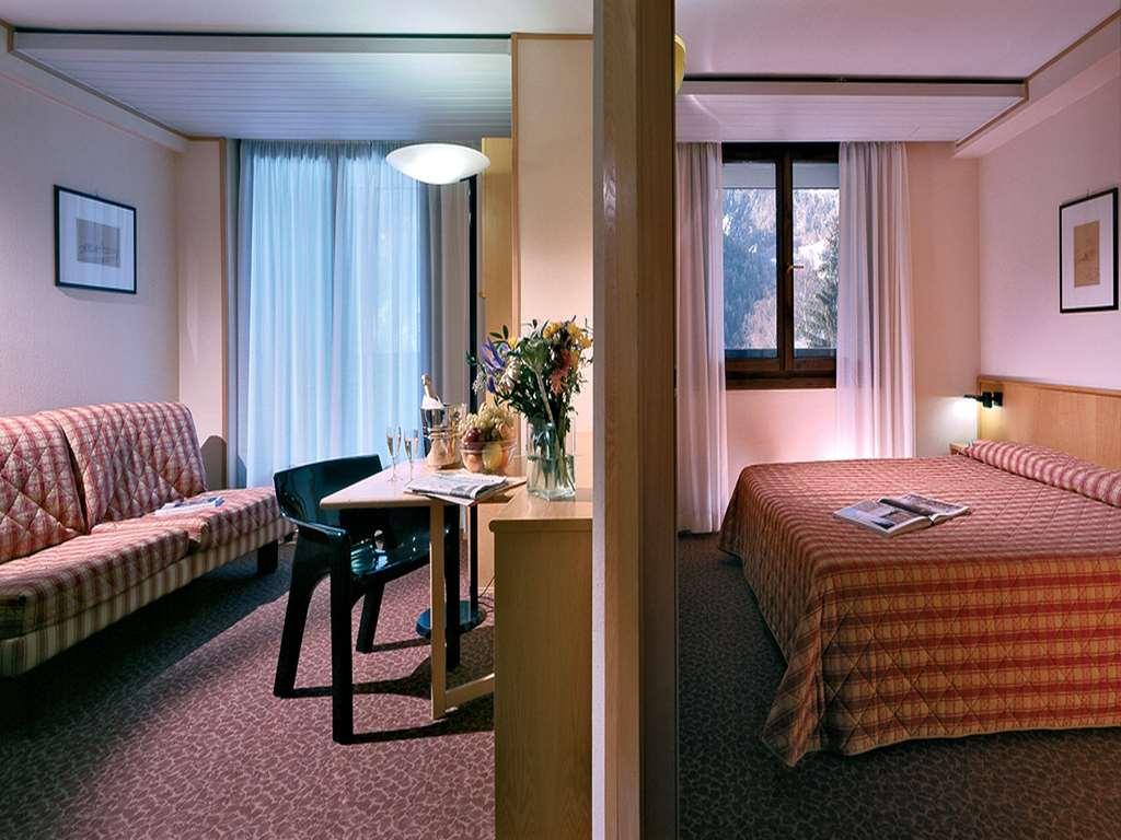 Hotel Les Jumeaux Courmayeur Zimmer foto