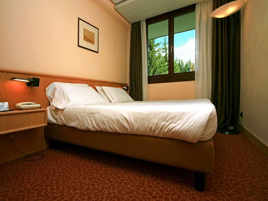 Hotel Les Jumeaux Courmayeur Zimmer foto