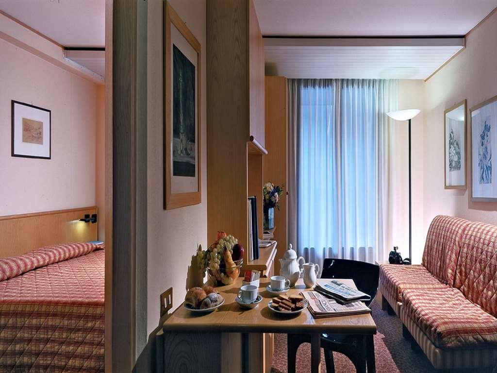 Hotel Les Jumeaux Courmayeur Zimmer foto
